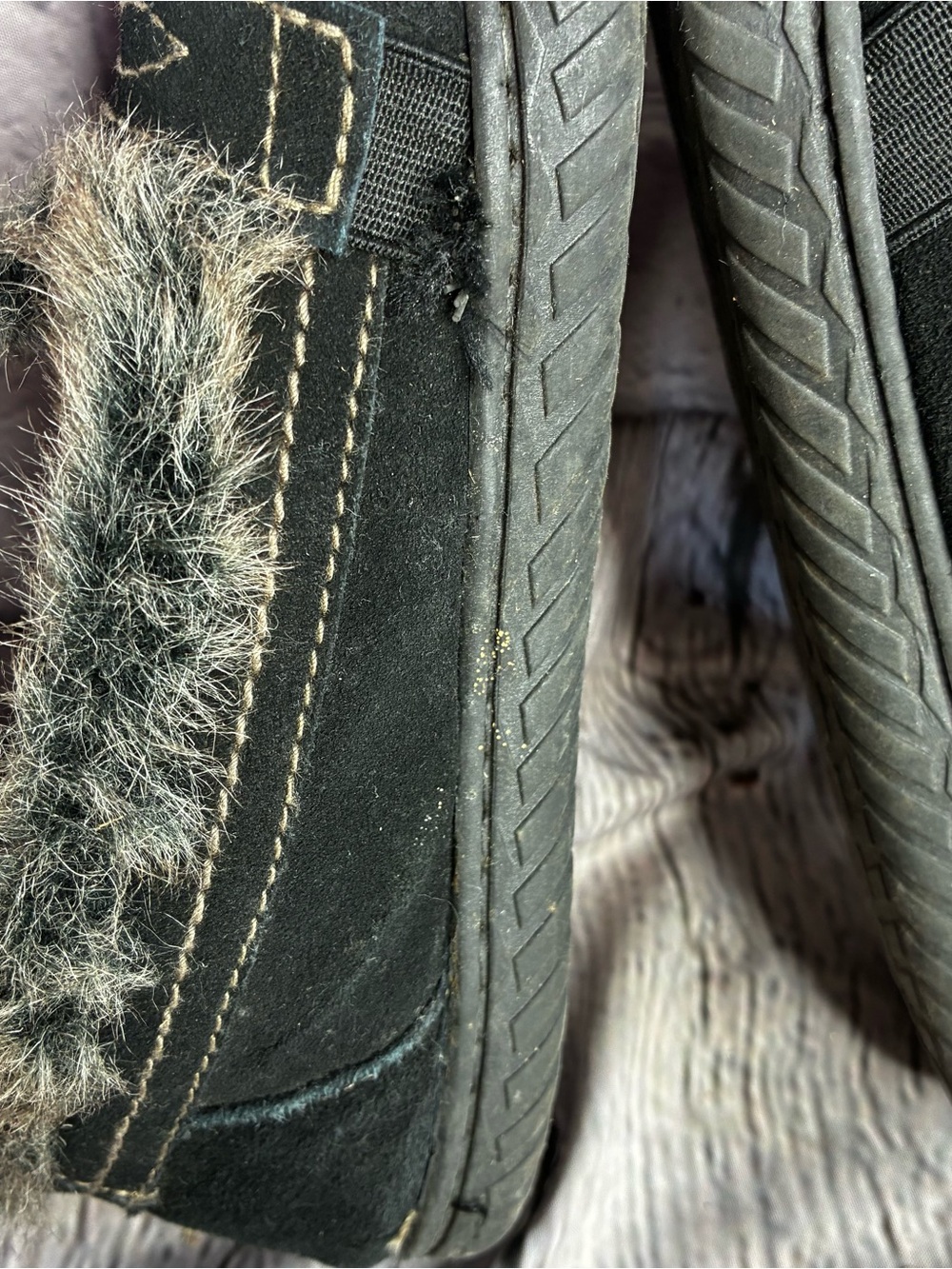 Black Suede Neutral Faux Fur Lined Indie Boho Kiltie Fringe Moc Slippers Sz 7/8 - Picture 7 of 8
